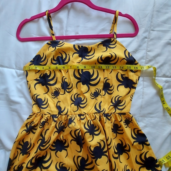 Spider dress - Picture 2 of 3